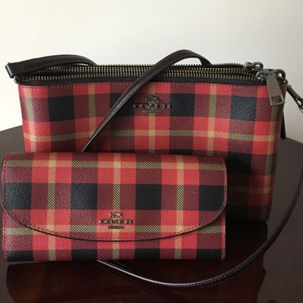 NWOT Coach Crossbody with matching Wallet 👜